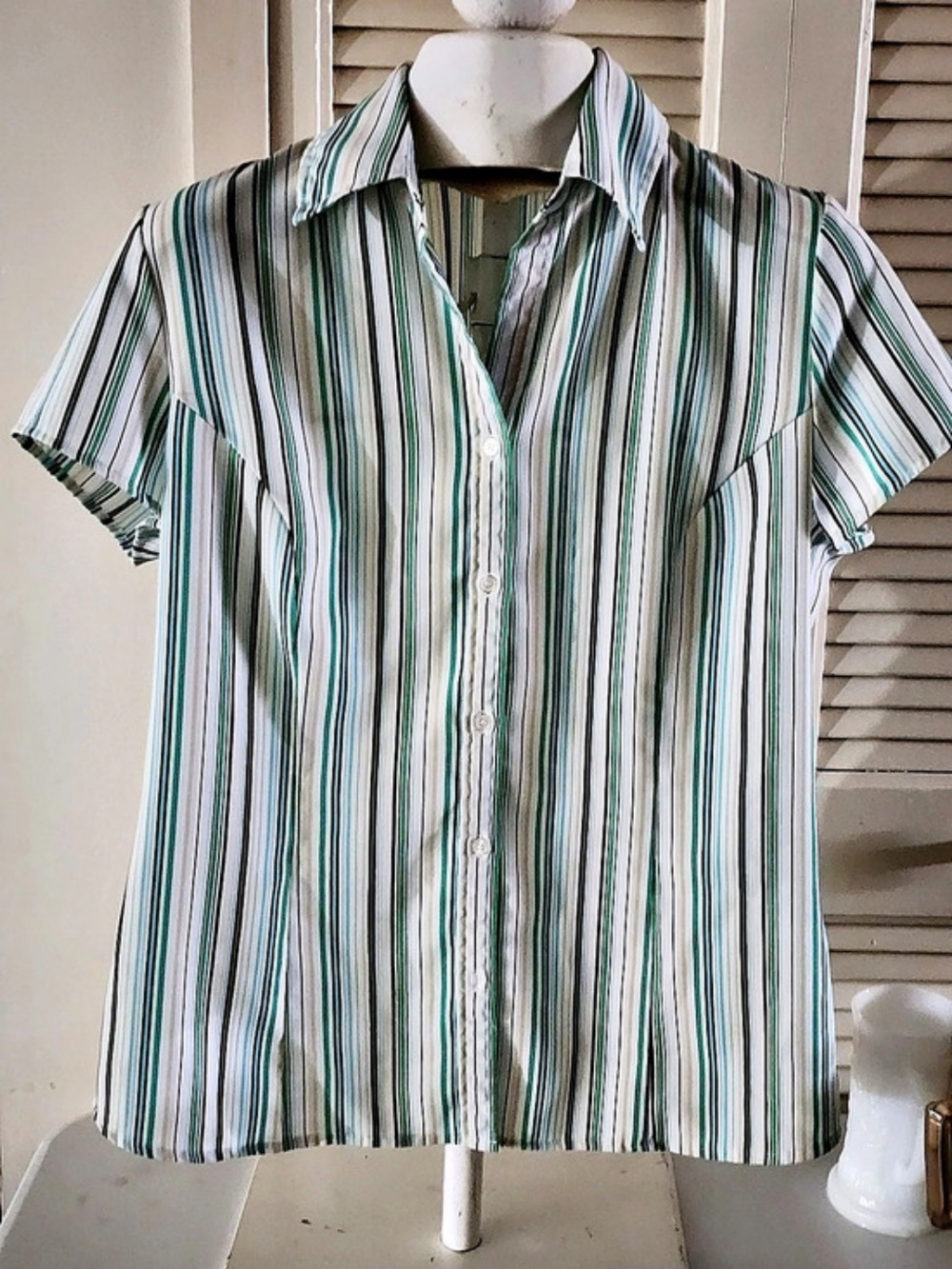 croft & barrow Striped Button Down Shirt in White & Green Size Medium